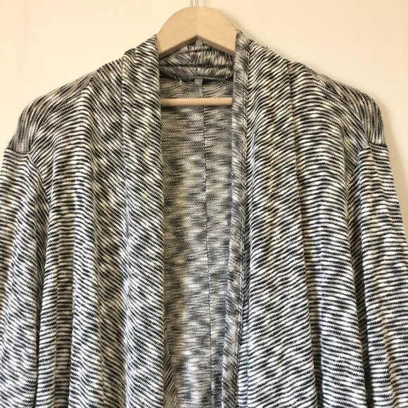 Marled Monochrome Handkerchief Hem Open Cardigan - Picture 3 of 13